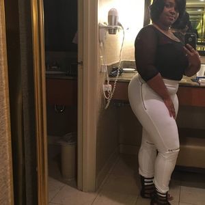 Meet your Posher, Sonie